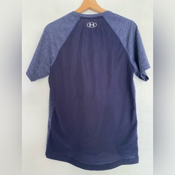 UNDER ARMOUR HEAT GEAR BLUE ATHLETIC RUN SHIRT SIZE MEDIUM - Picture 3 of 3